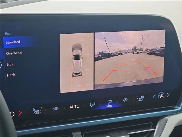 Used 2024 Chevrolet Equinox EV LT FWD image 19