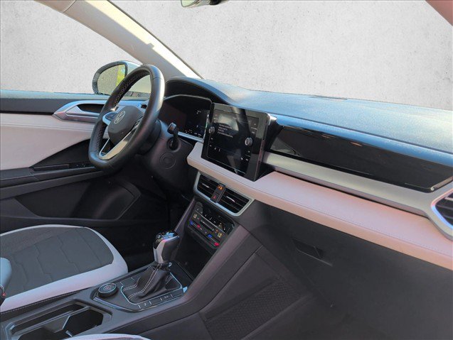 Used 2025 Volkswagen Taos SE AWD/4WD image 29