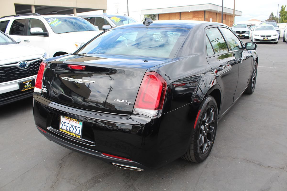 Used 2019 Chrysler 300 S AWD/4WD image 7