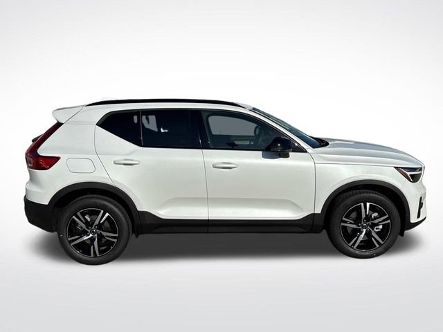 New 2026 Volvo XC40 B5 Core image 9