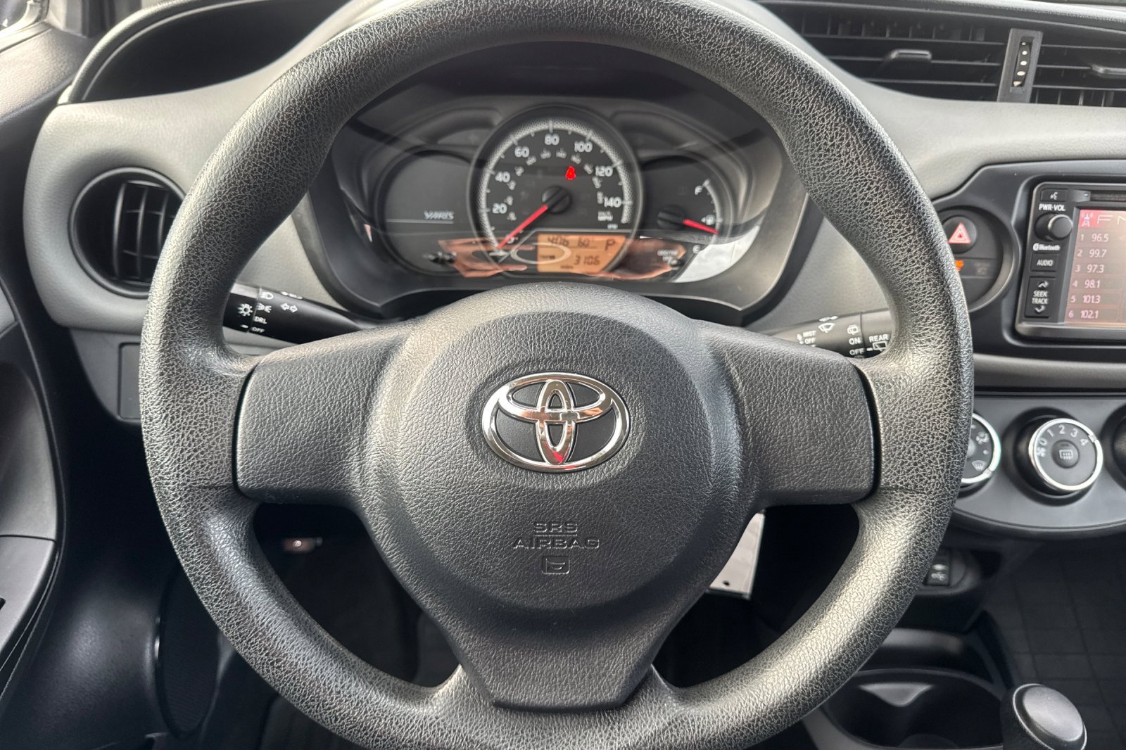 Used 2016 Toyota Yaris L image 24