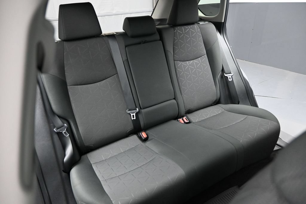 Used 2024 Toyota RAV4 XLE AWD/4WD image 15