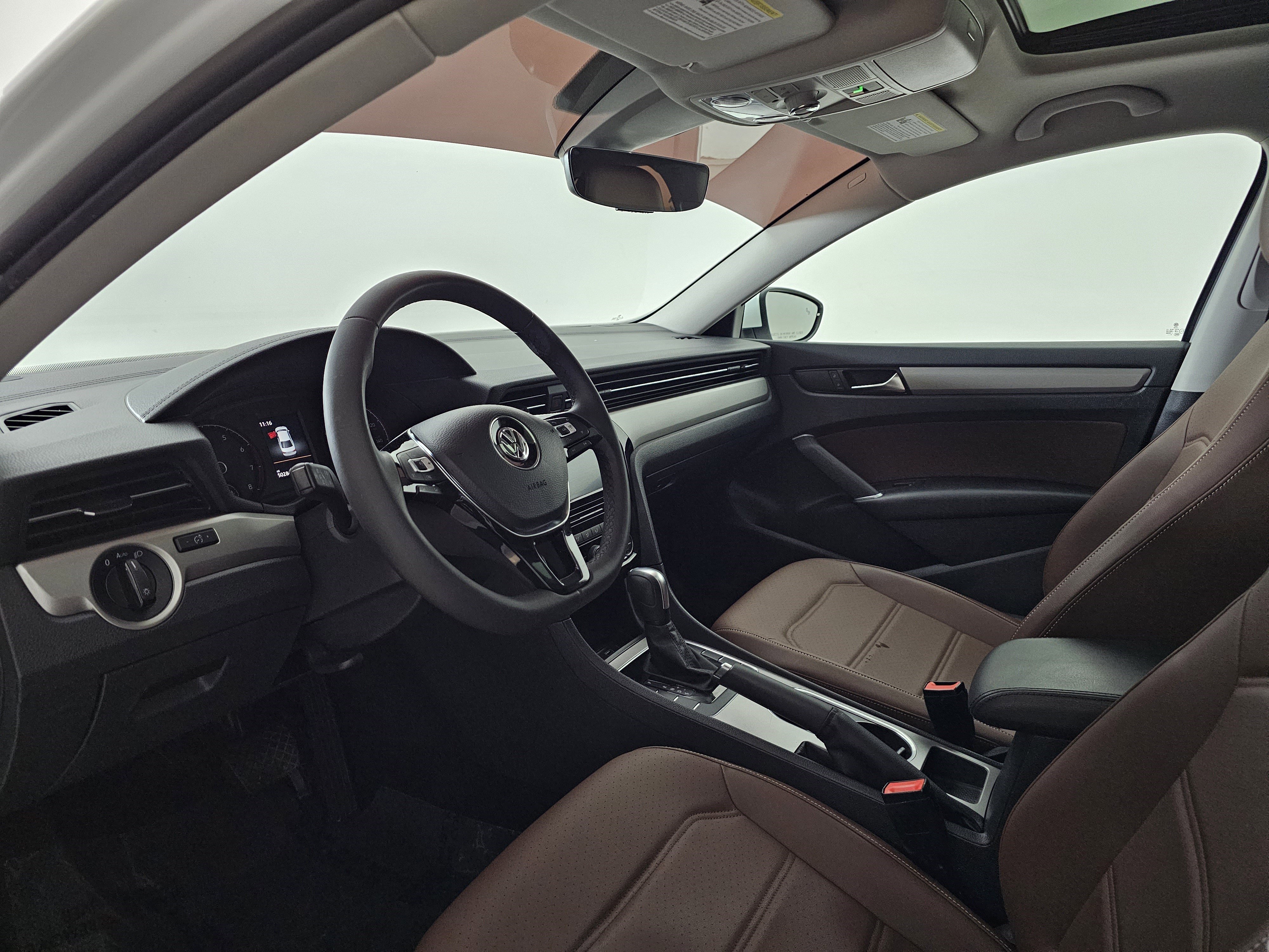 Used 2021 Volkswagen Passat 2.0T SE image 6