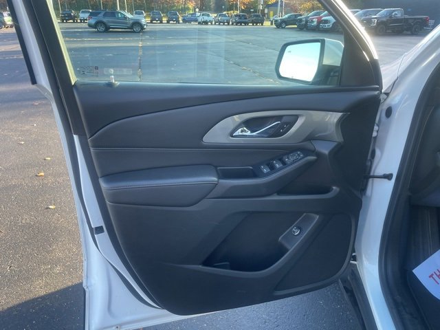 Used 2023 Chevrolet Traverse LT image 15