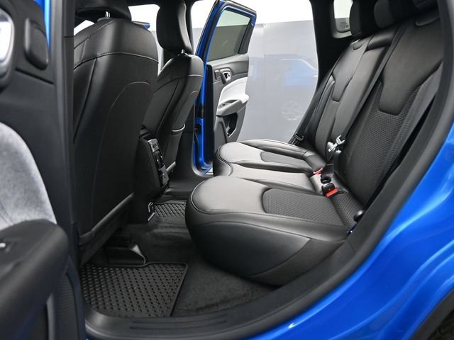 New 2025 Jeep Compass Latitude w/ Sun & Sound Group AWD/4WD image 13