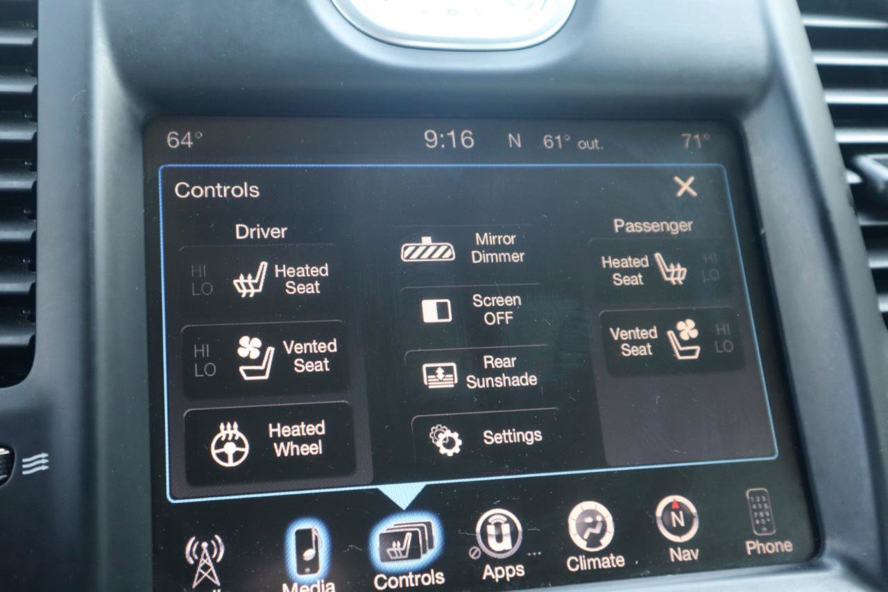 Used 2015 Chrysler 300 C w/ Light Group RWD image 69