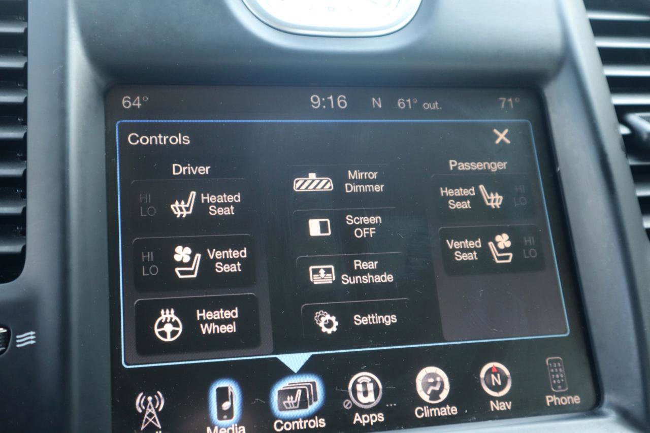 Used 2015 Chrysler 300 C w/ Light Group image 69