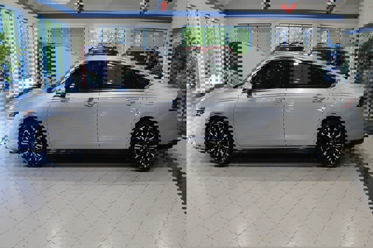 Used 2024 Honda Accord Touring image 31