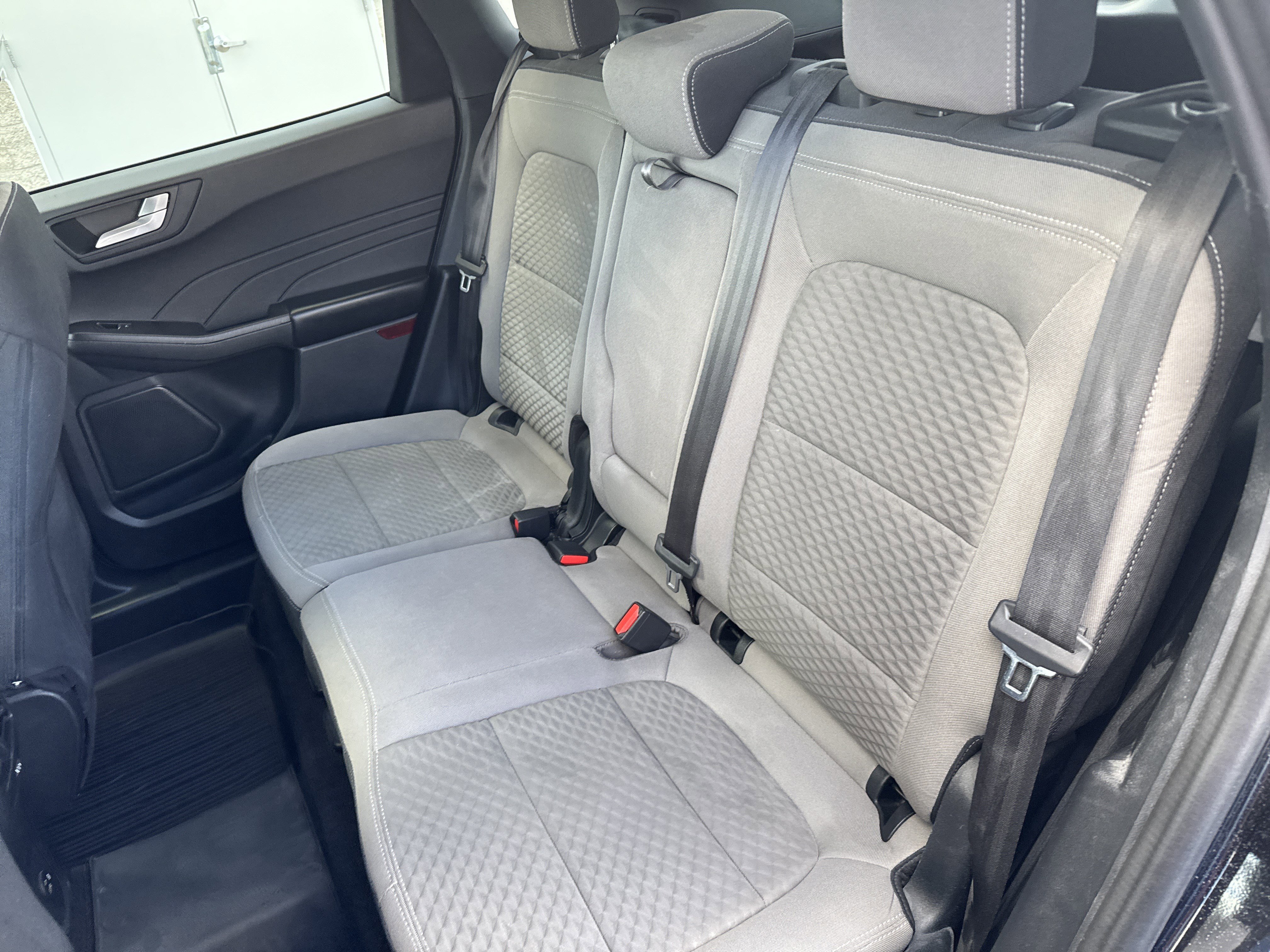 Used 2021 Ford Escape SE w/ SE Sport Appearance Package image 23