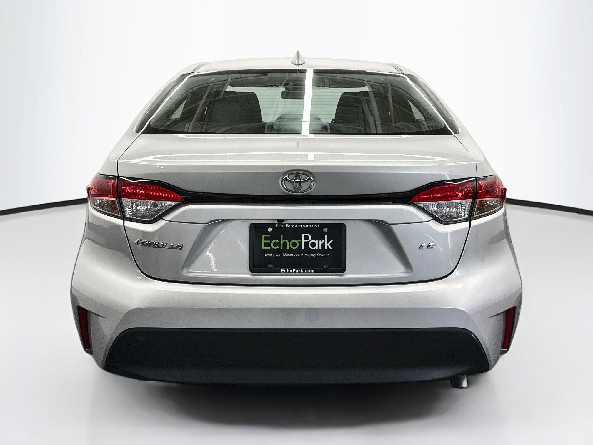 Used 2025 Toyota Corolla LE FWD image 7