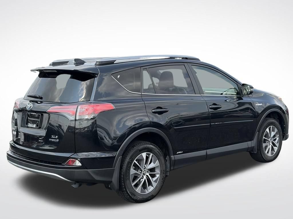 Used 2018 Toyota RAV4 XLE w/ Protection Package AWD/4WD image 7
