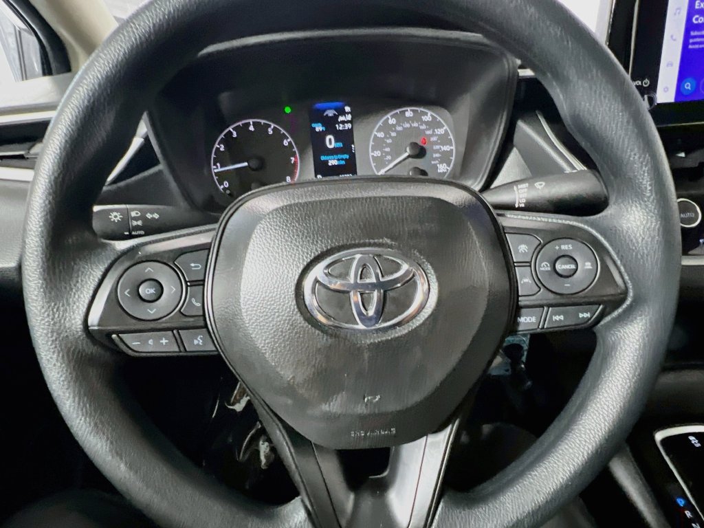 Used 2025 Toyota Corolla LE FWD image 15