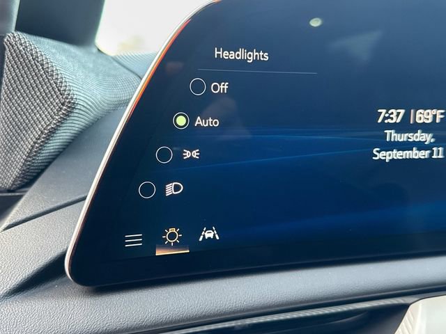 New 2025 Cadillac Optiq Sport 2 w/ LPO, Floor Liner Package image 25