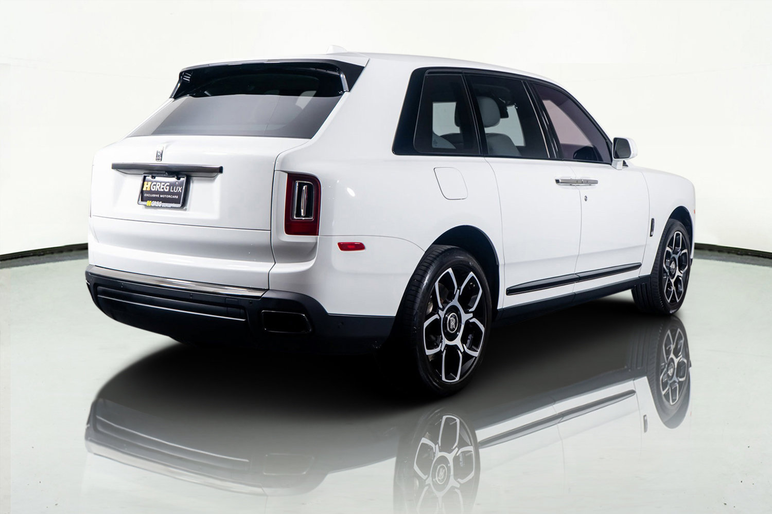 Used 2023 Rolls-Royce Cullinan Black Badge image 10