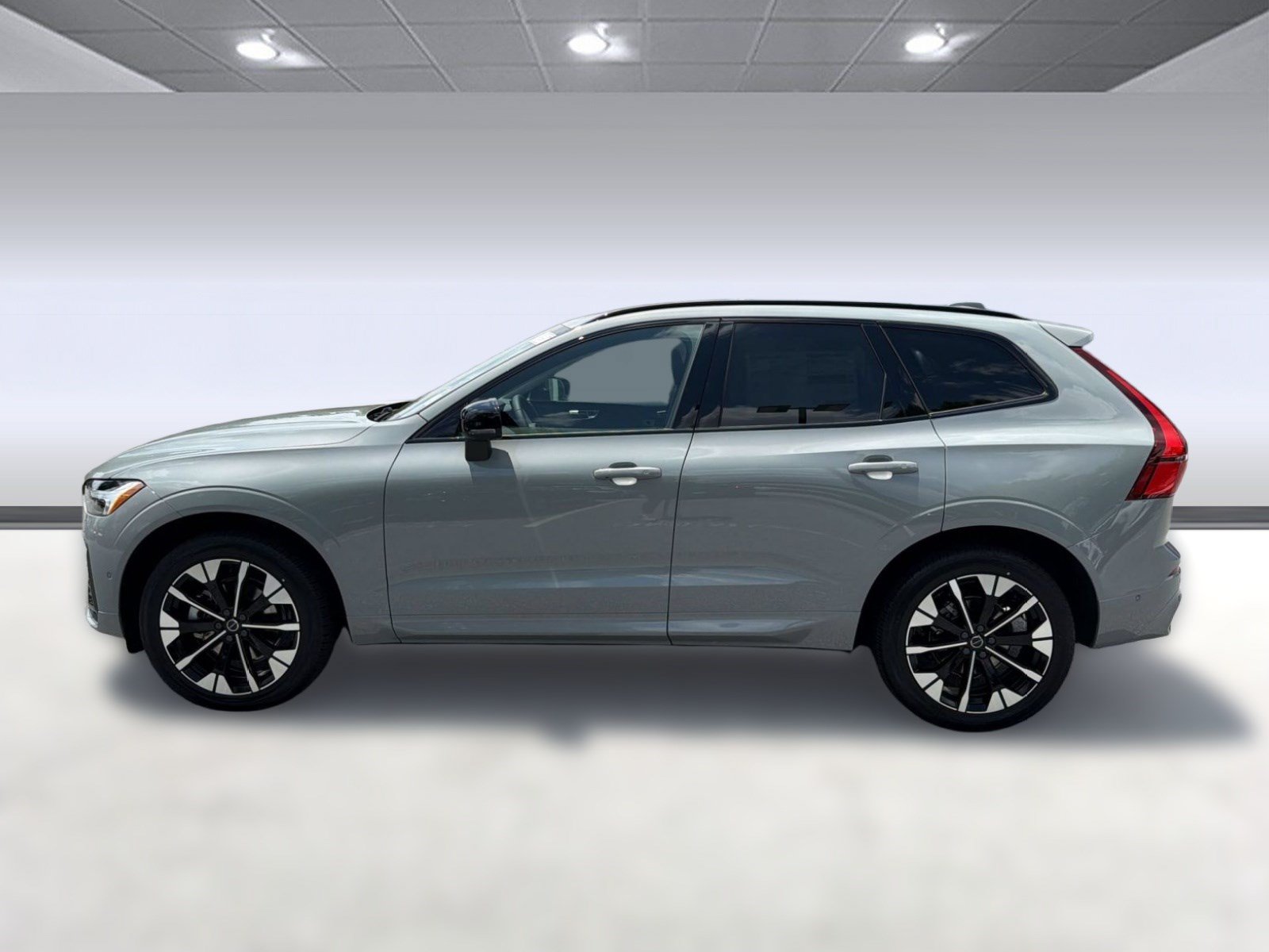 New 2026 Volvo XC60 B5 Ultra w/ Climate Package AWD/4WD image 2