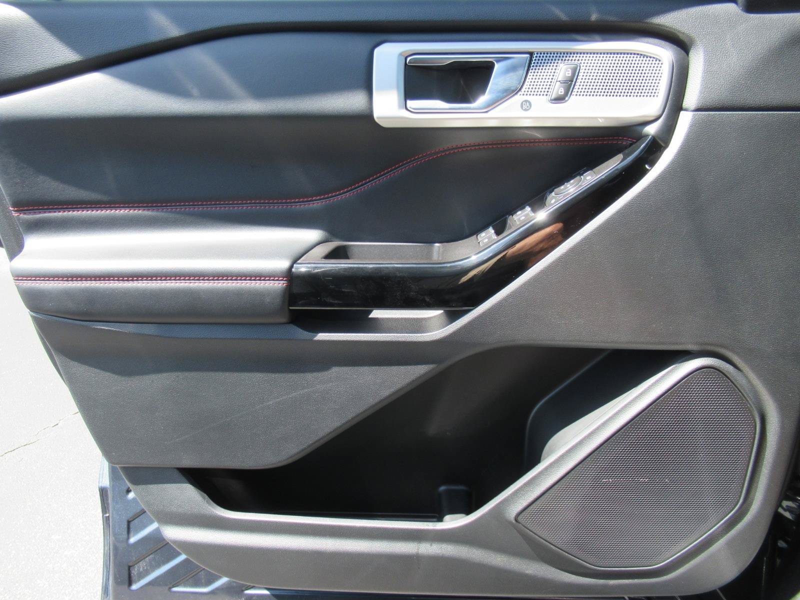 Used 2022 Ford Explorer ST-Line w/ Class IV Trailer Tow Package RWD image 20