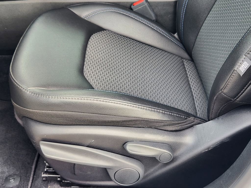 Used 2025 Jeep Compass Latitude AWD/4WD image 24