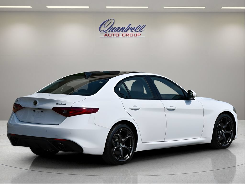 Used 2018 Alfa Romeo Giulia Ti Sport w/ Quick Order Package 22S Sport AWD/4WD image 4
