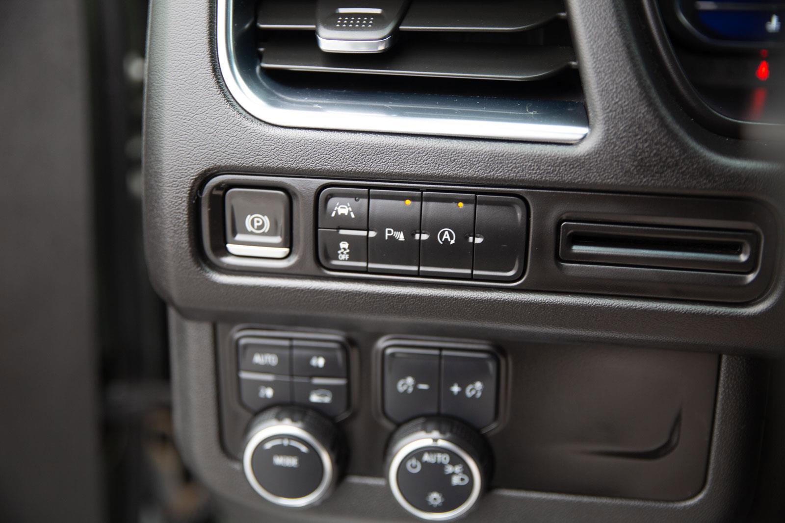 Used 2024 Chevrolet Tahoe LT image 4