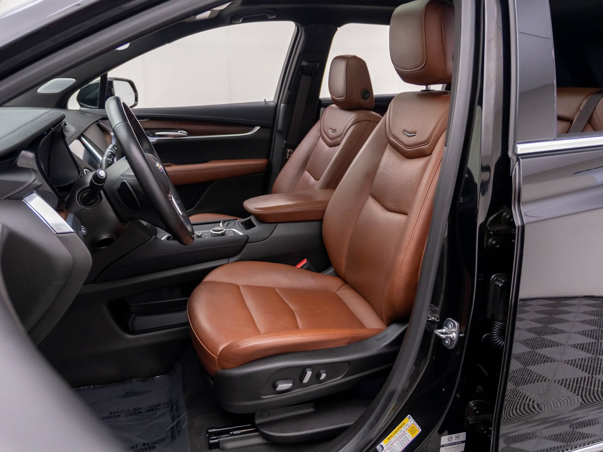 Certified 2024 Cadillac XT5 Premium Luxury w/ Technology Package AWD/4WD image 15