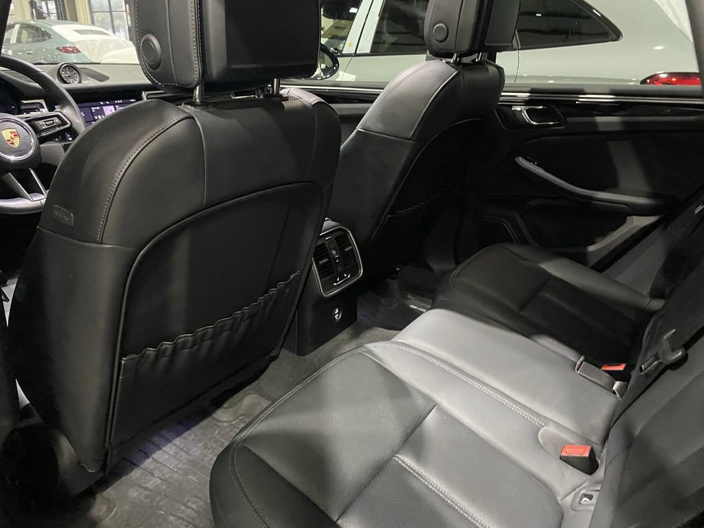 Used 2023 Porsche Macan Turbo AWD/4WD image 5