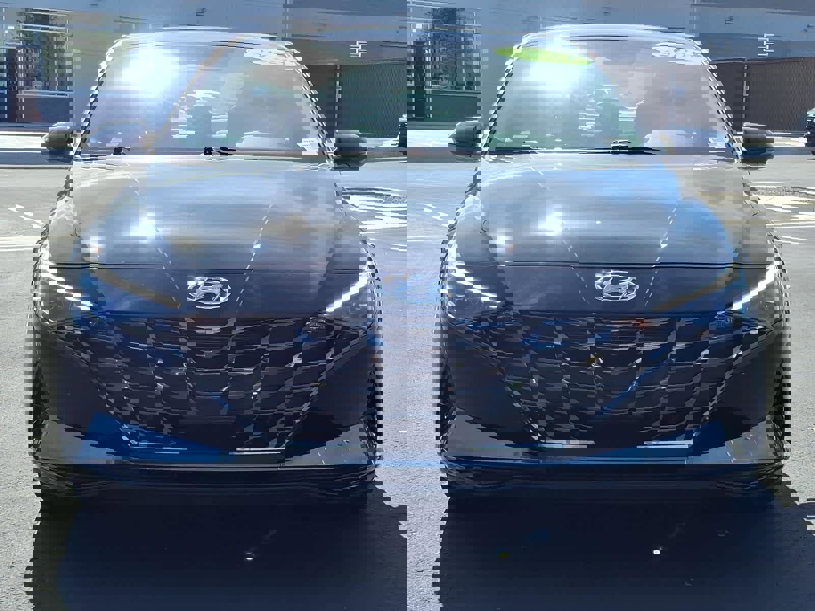 Used 2023 Hyundai Elantra Limited image 2