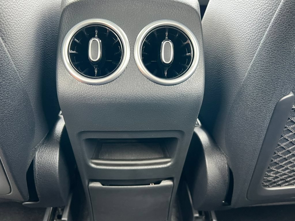 New 2026 Mercedes-Benz GLB 250 4MATIC image 30