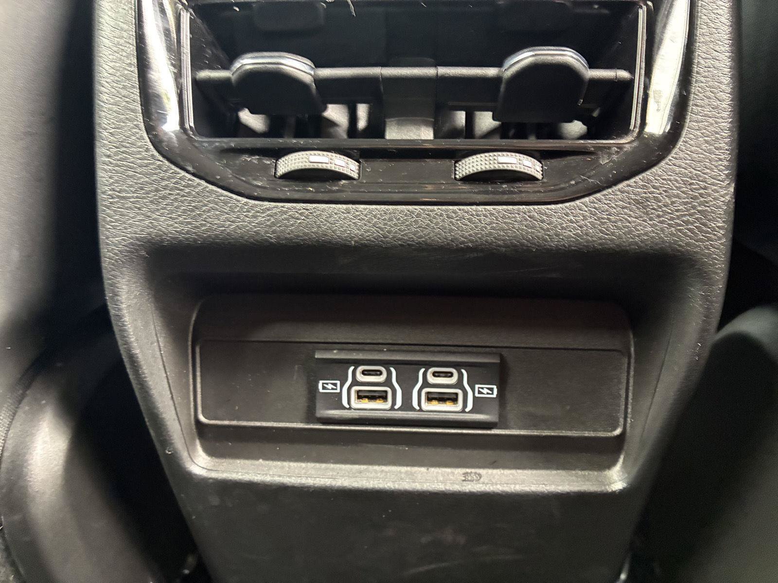 Used 2023 Jeep Grand Cherokee Laredo AWD/4WD image 13