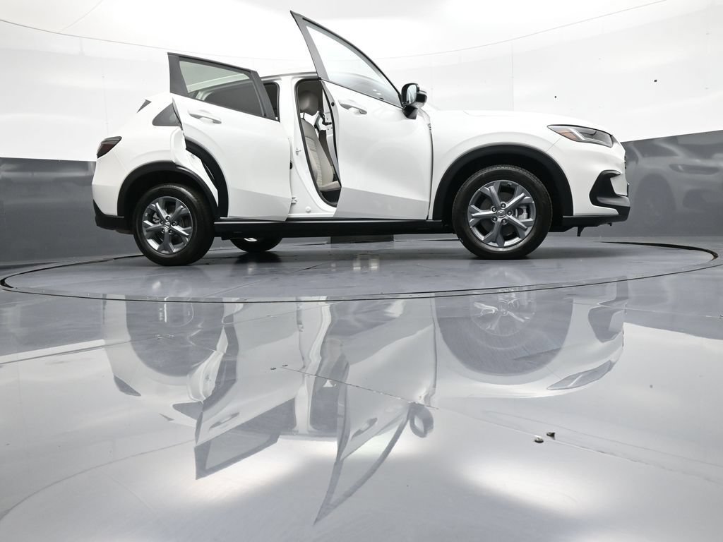 Certified 2026 Honda HR-V LX image 47