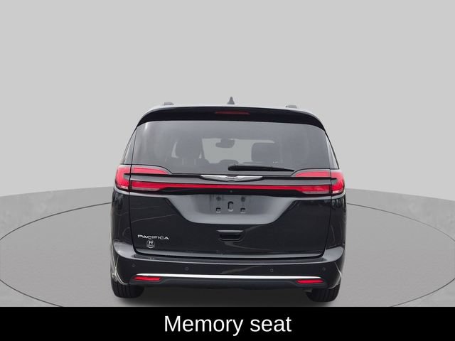 Used 2022 Chrysler Pacifica Touring-L FWD image 7