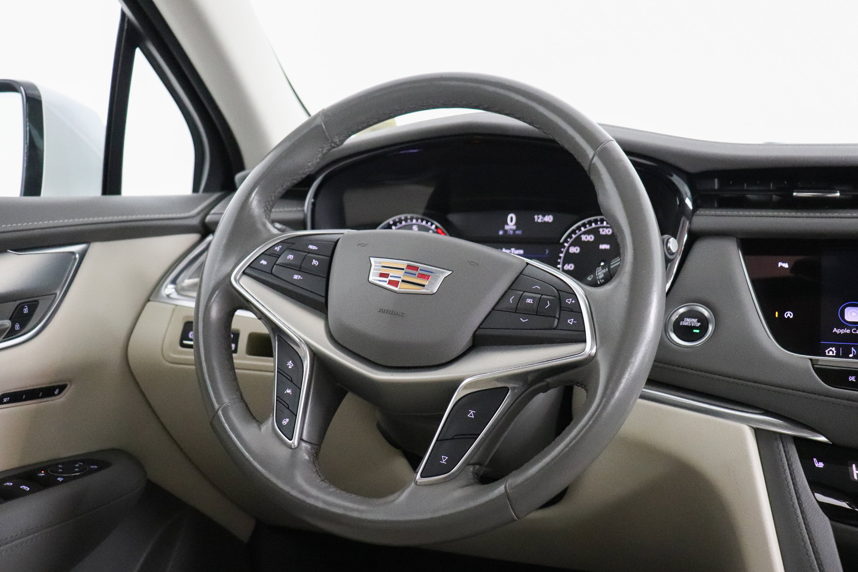 Used 2022 Cadillac XT5 Premium Luxury AWD/4WD image 23