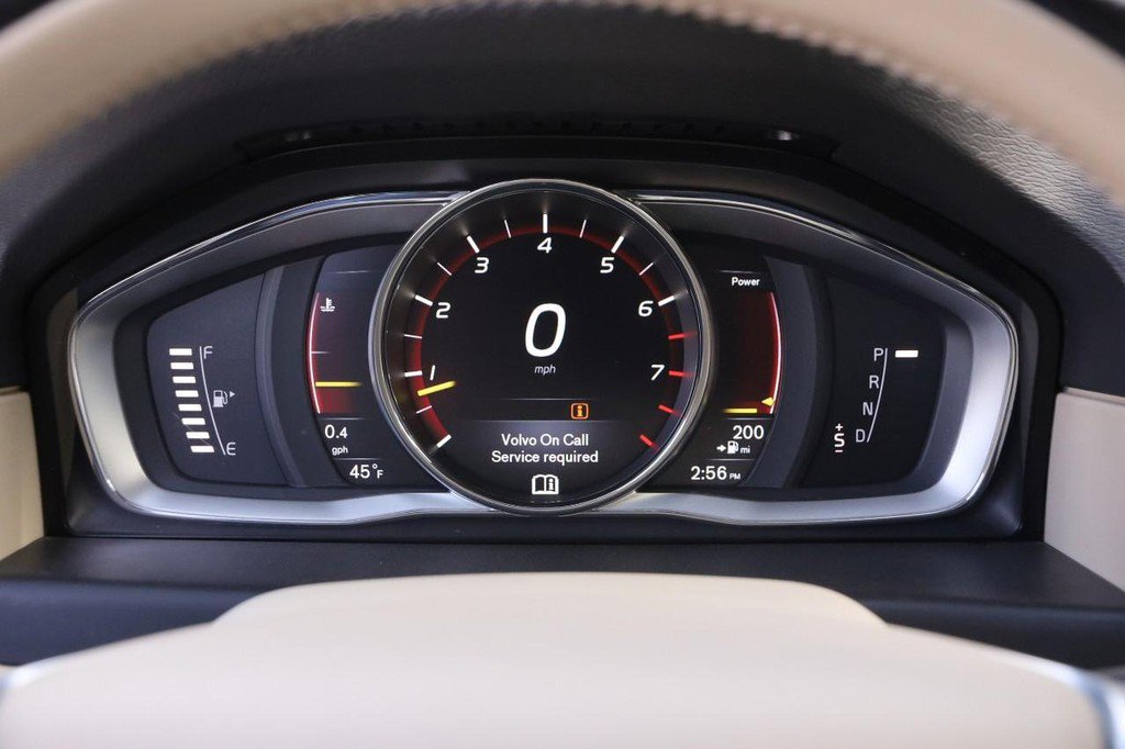 Used 2016 Volvo XC70 T5 Premier w/ Proximity Package image 15