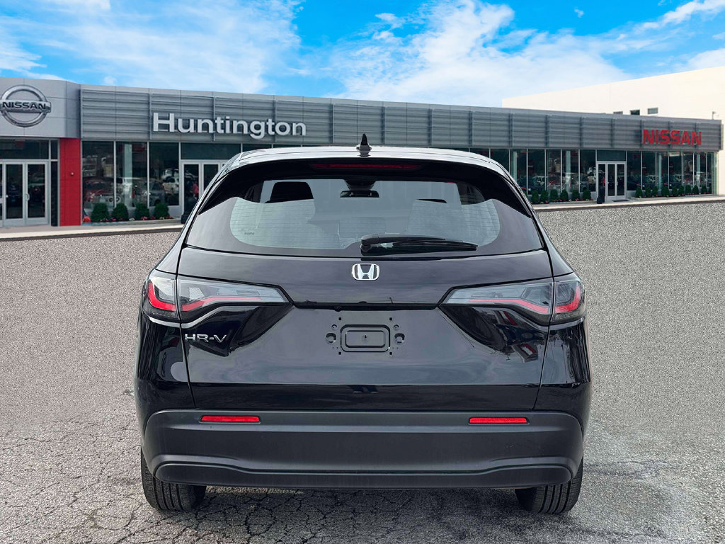 Used 2025 Honda HR-V LX image 9