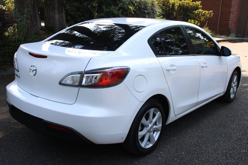 Used 2010 MAZDA MAZDA3 i Touring FWD image 3