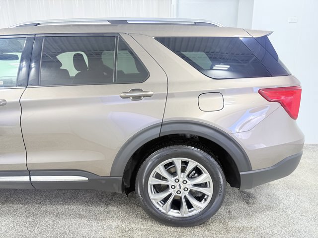 Used 2021 Ford Explorer Limited w/ Equipment Group 301A AWD/4WD image 5