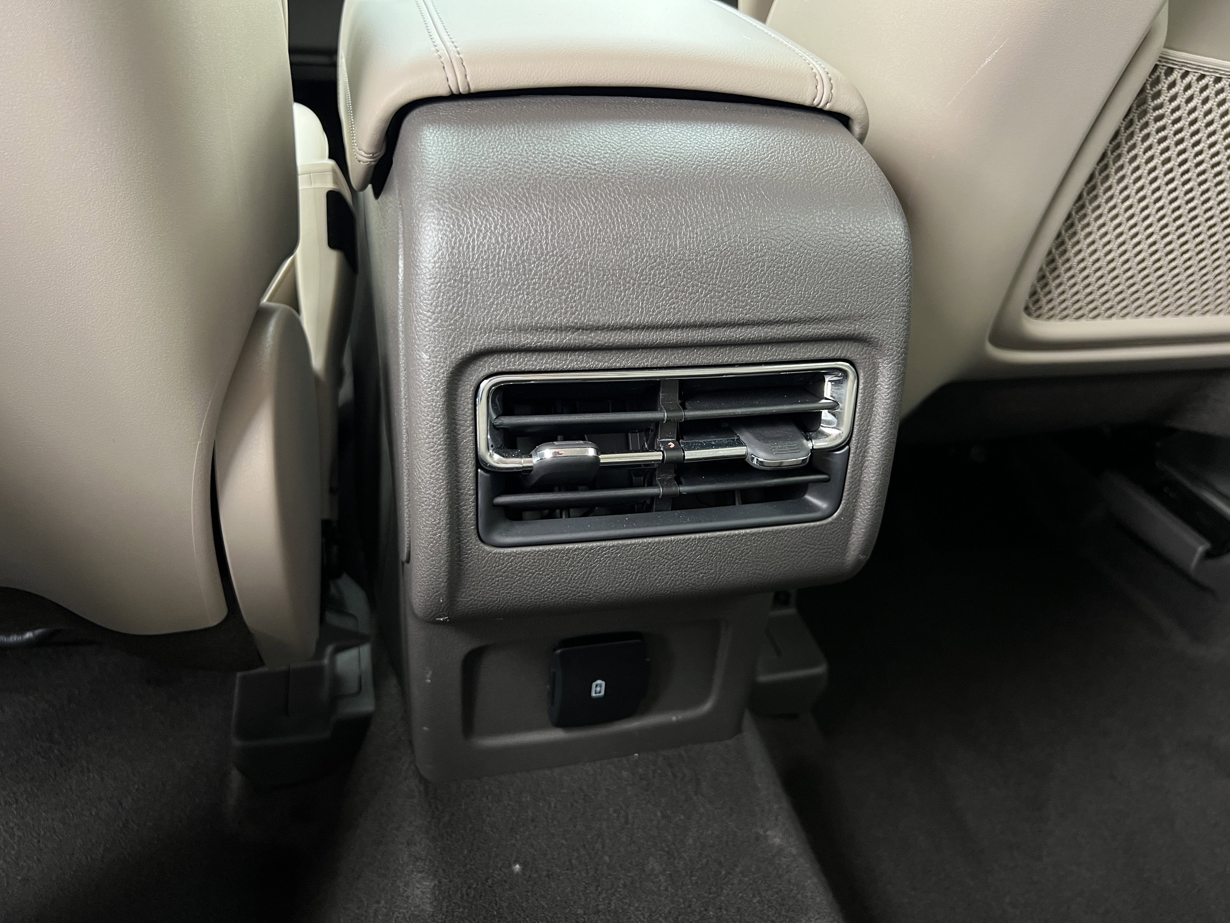 Certified 2024 Lincoln Corsair FWD image 30