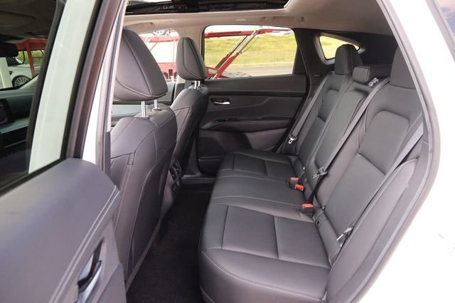 Certified 2025 Nissan Murano SL w/ Cargo Package AWD/4WD image 11