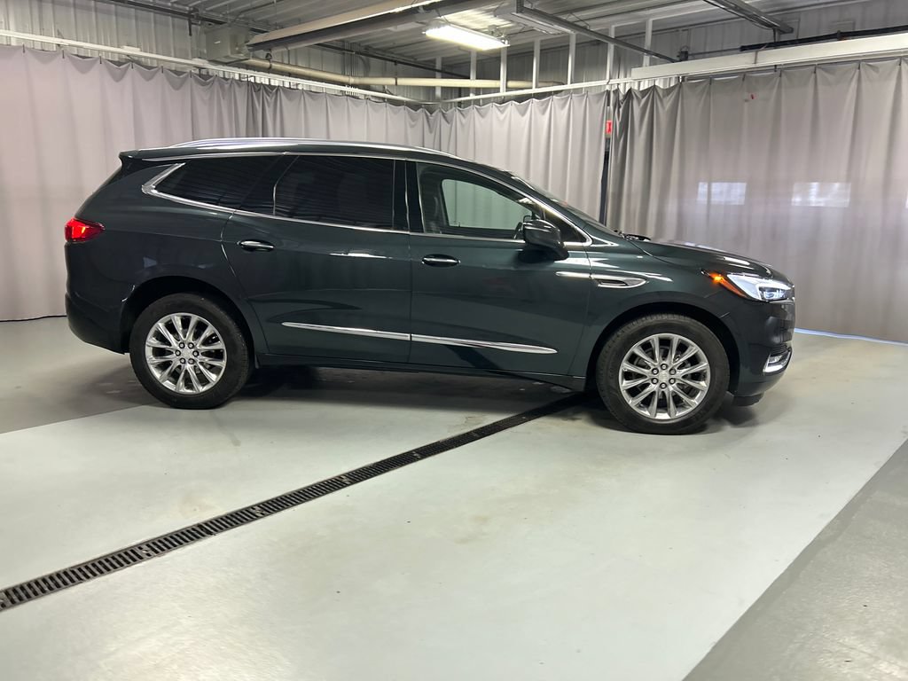 Used 2021 Buick Enclave Premium w/ Sun and Sites Package AWD/4WD image 8