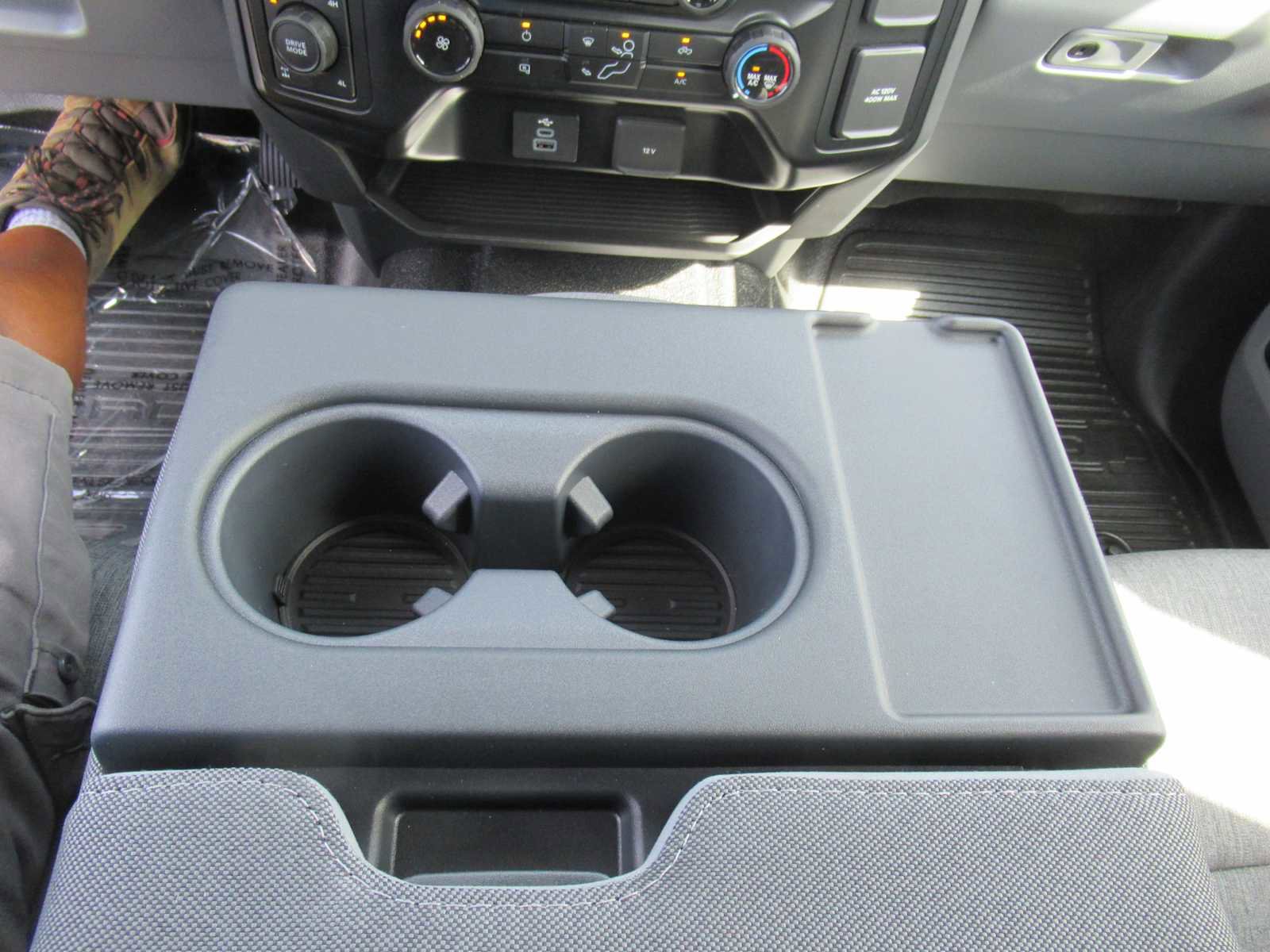 New 2026 Ford F250 XL w/ XL Chrome Package image 19