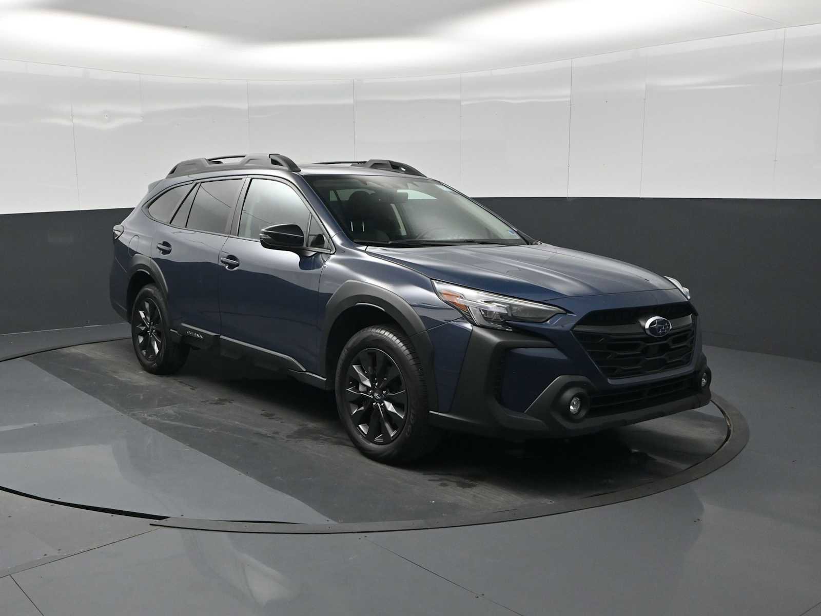 Used 2025 Subaru Outback Onyx Edition image 2