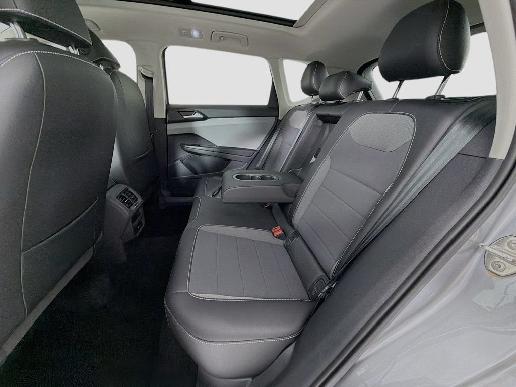 Used 2023 Volkswagen Taos SE w/ Panoramic Sunroof Package FWD image 24