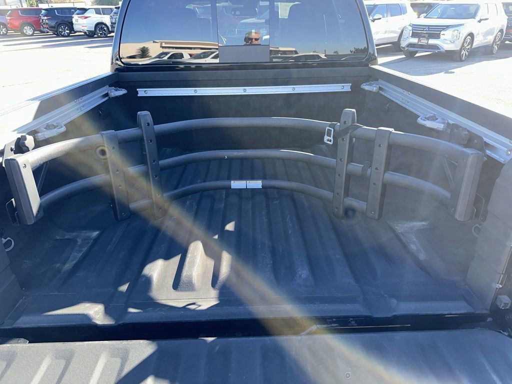 Used 2022 Nissan Frontier PRO-4X w/ Pro-4X Premium Package image 10