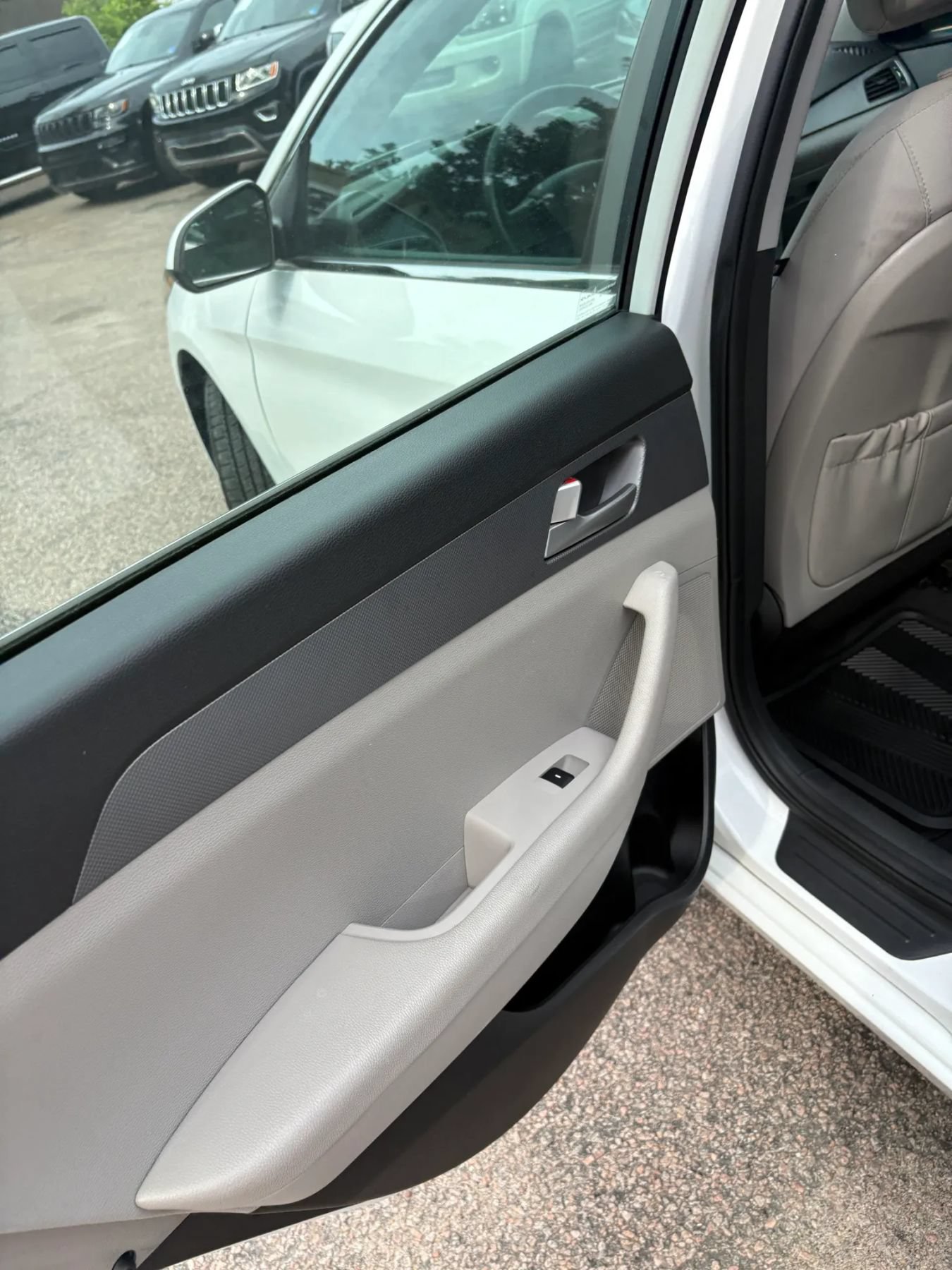 Used 2017 Hyundai Sonata SE FWD image 35