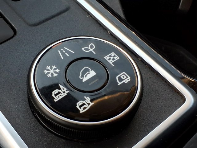 Used 2024 Nissan Pathfinder SV w/ Black Appearance Package AWD/4WD image 20