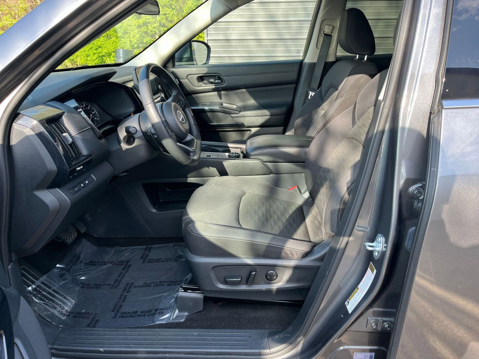 Used 2025 Nissan Pathfinder SV AWD/4WD image 23