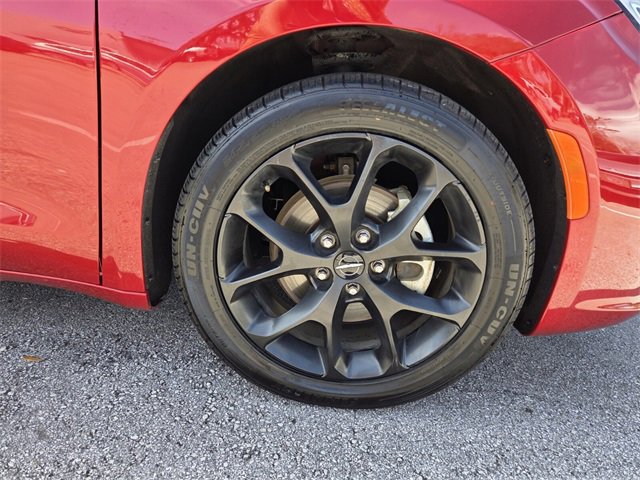 Used 2025 Chrysler Pacifica Limited image 26