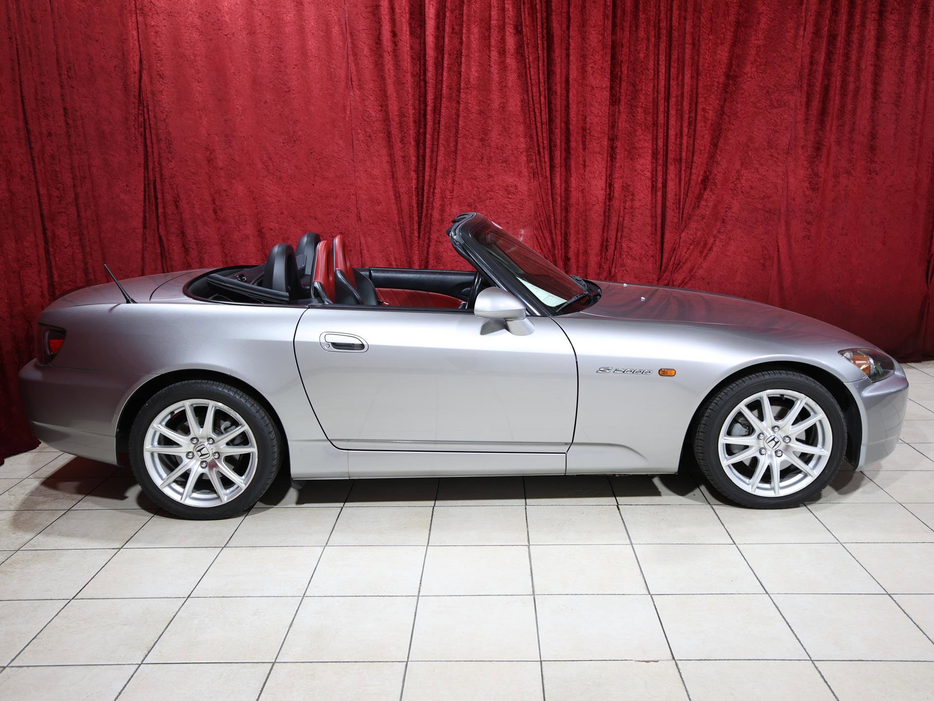 Used 2004 Honda S2000 image 10