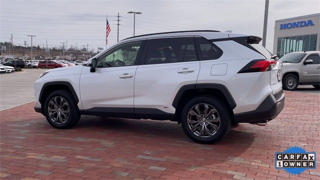 Used 2023 Toyota RAV4 XLE Premium image 7