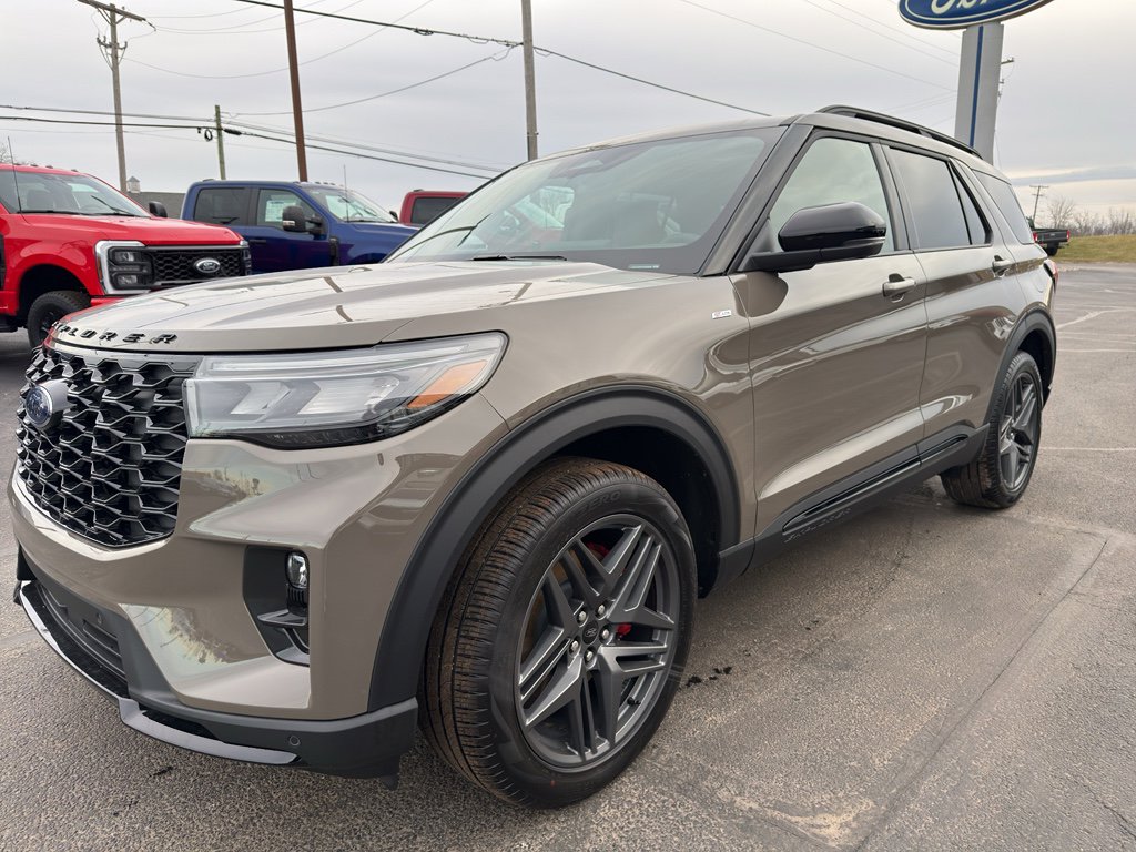 New 2026 Ford Explorer ST-Line w/ ST-Line Street Pack image 4
