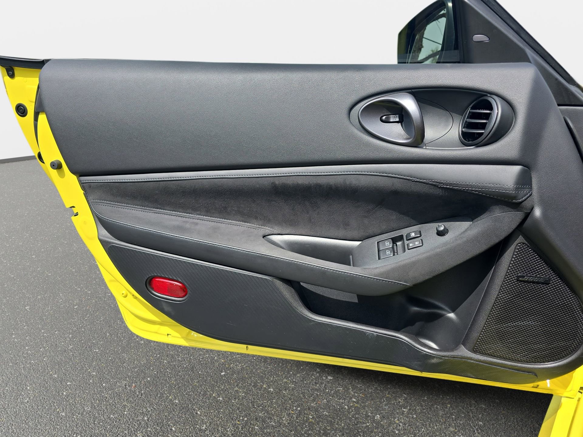 Used 2024 Nissan Z Performance w/ Floor Mat Package RWD image 24